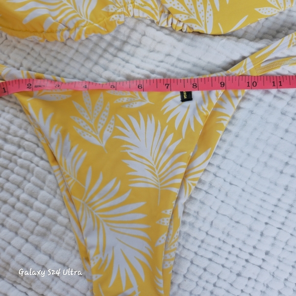 Yellow Leaf Print Bikini Set - Picture 10 of 11